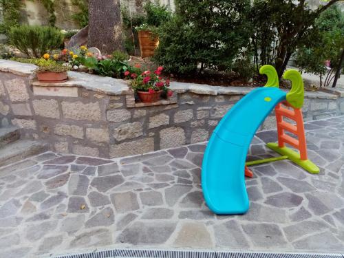 สนามเด็กเล่น, Casa Vacanza Giardino in มารีนา ดิ มอนเตเนโร