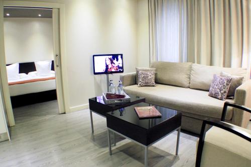 Deluxe Family Room