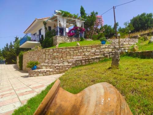  Lontos Village in Finikounda