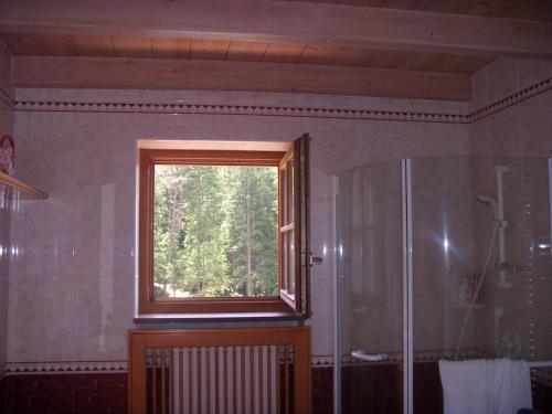 Family Room with Mountain View