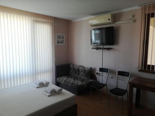 Studio with Sea View image 8