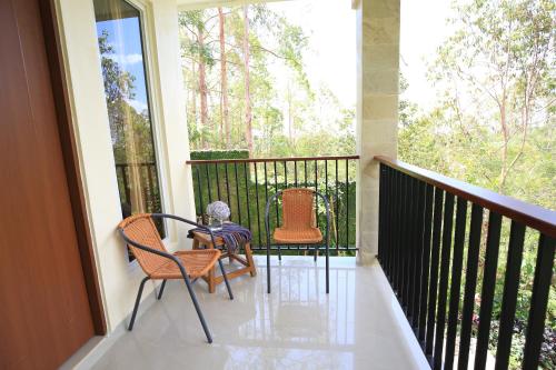 Balcony/terrace, Ara Garden Inn, Accommodation, Yoga studio & Spa in Ruteng
