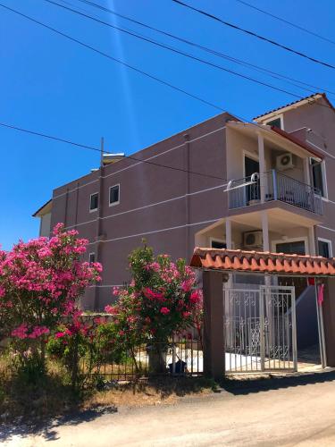 Apartments Villa Dovinefa - image 14