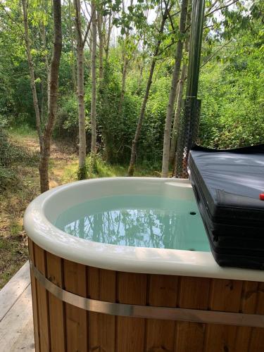 Karstais baseins, DGG Woodland Escape in South Barrow