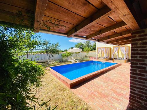 Ema Holiday Home in Muntic