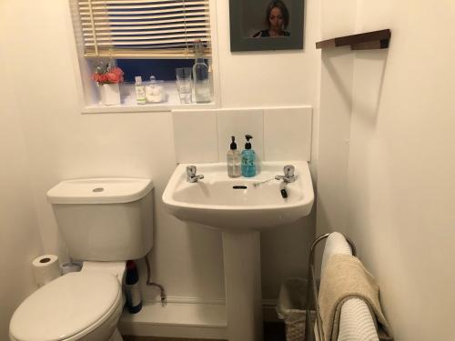 Small Double Room image 6