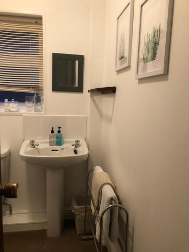 Small Double Room image 4