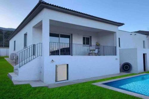 Maison Neuve avec piscine privée gîte à louer Borgo
