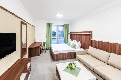 Graphic Hotel - image 12