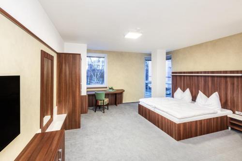 Graphic Hotel - image 11