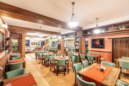 Graphic Hotel - image 10