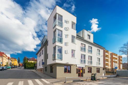 Graphic Hotel - image 2