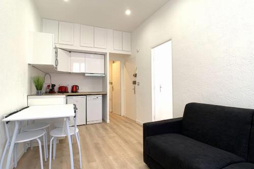 Renovated apartment AC - wifi - 2-4pers - Center Antibes rue James Close