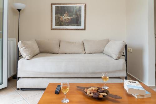 Maria's Apartments - image 8