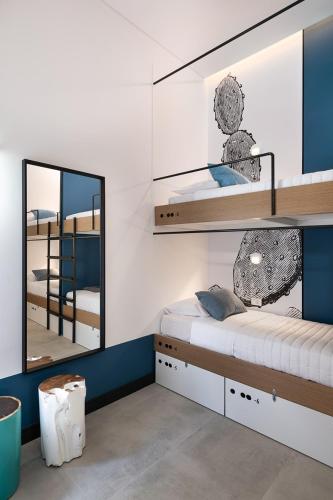 Bed in 4-Bed Mixed Dormitory Room image 10