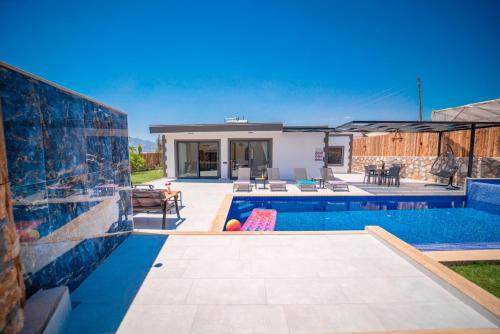 Kosem - Kalkan'da 2 Yatak Odalı Jakuzili Villa