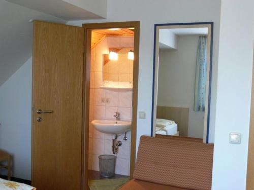 Bathroom, Pension zur Einkehr in Allersberg