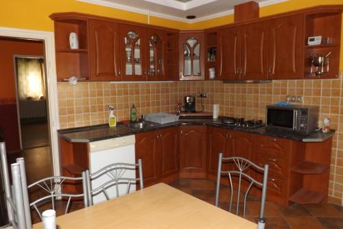 keuken, Napsugár Vendégház (Napsugar Vendeghaz) in Keszthely City Center