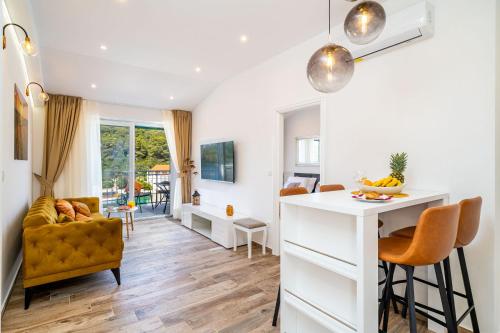 Corallium Lux in มเล็ต