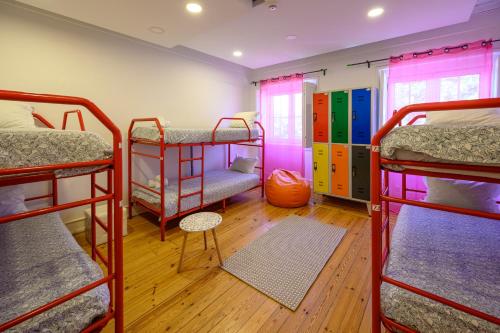 Terrace Lisbon Hostel Room Type - Bunk Bed in Mixed Dormitory Room (6 adults)
