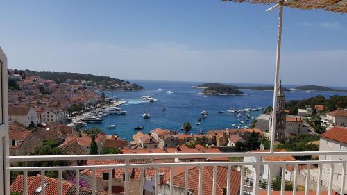  Apartments Boćin Rosso in Hvar