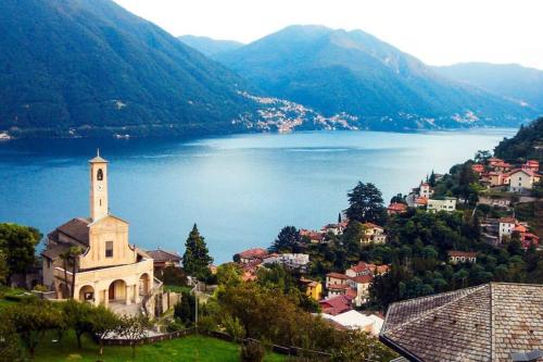 Tuvākā izklaides vieta, Appartamento Vista Lago di Como - Italia in Casasco Intelvi