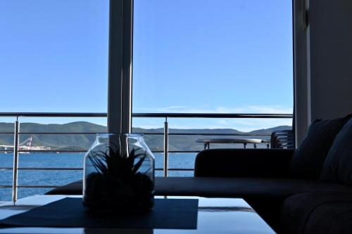 Apartment First Row in 科馬爾拿