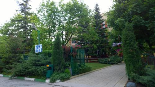Family Hotel Familya - image 7