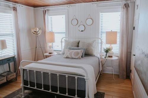 Amazing 4 BR apt - 1 block from Jax Beach! - image 7