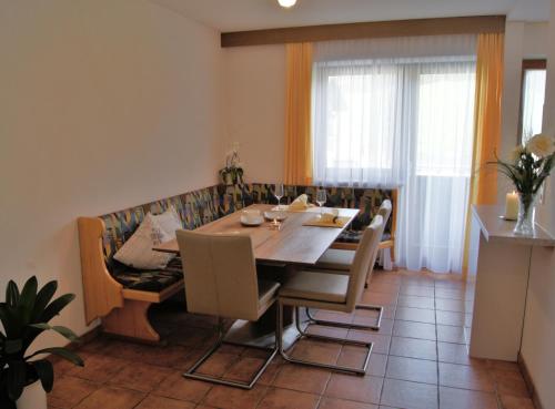 Four-Bedroom Apartment with Balcony