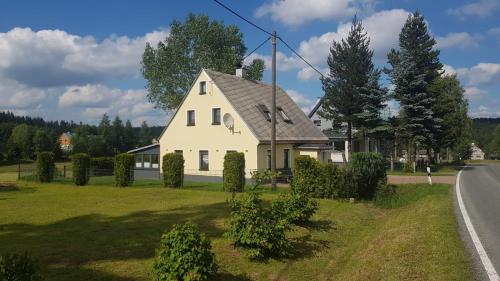 B&B Kühnhaide - Ferienhaus Kühnhaide im Erzgebirge - Bed and Breakfast Kühnhaide