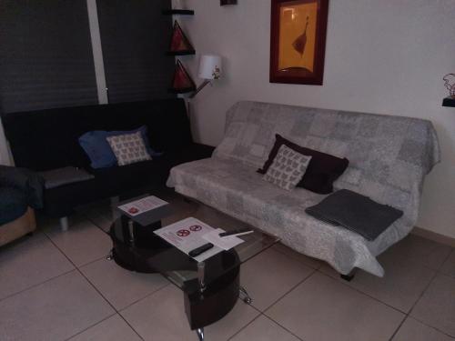 appartement 2 chambres fonctionnel a faire 2 pas du metro, Lyon (photo 6)