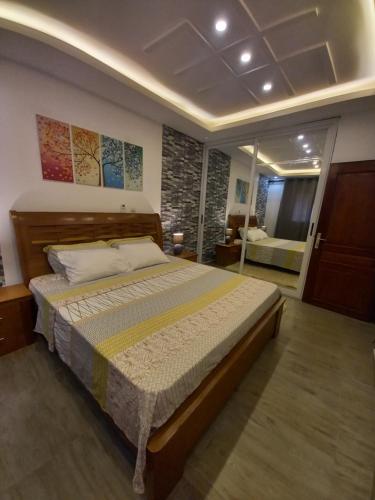One-Bedroom Apartment image 10