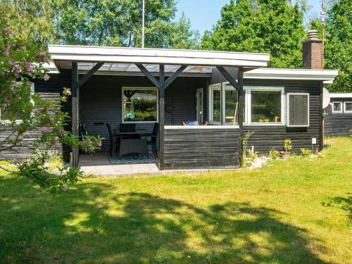 6 person holiday home in Glesborg