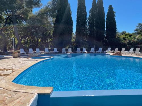 Duplex T3 Boulouris Pieds dans l eau near Le Toukan