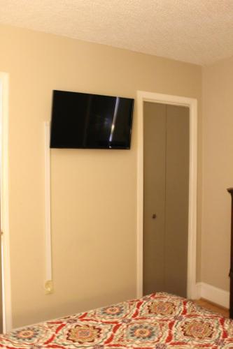 Gatlinburg Chateau 210 - image 13