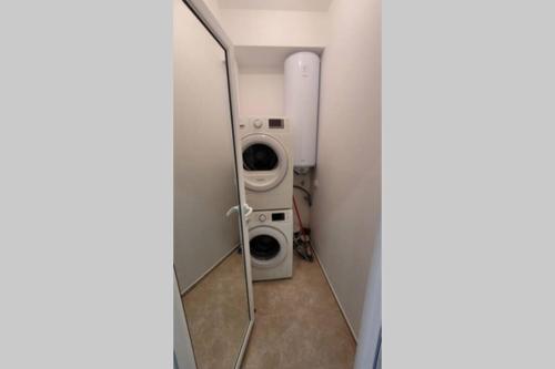 Луксозен апартамент с гледка към парк и топ център in Yambol