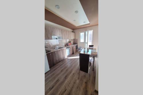 Луксозен апартамент с гледка към парк и топ център in Yambol