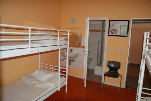 1 bunk bed
