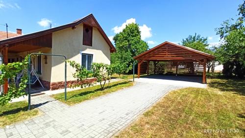  Tulipános ház in Balatonfůzfő
