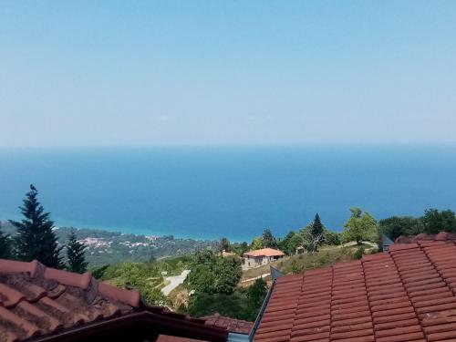  Nefeli in Palaios Panteleimonas