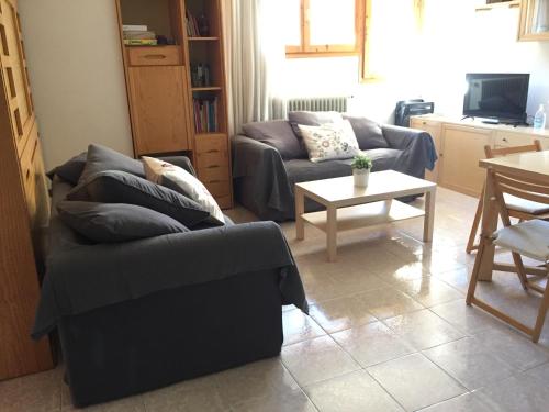  Atico en Biescas con Piscina, Tenis y Barbacoa in Biescas