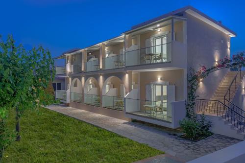 Breeze Luxury Rooms 1