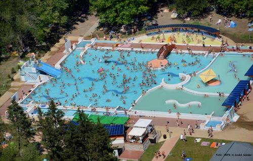 Napraforgo Vendeghaz in Mezokovesd