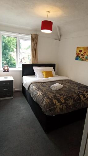 CIean and cozy quiet 3 bedroom house close to NEC and Heartland Hospital best for contractors or families