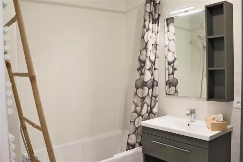 Residence Rivage - Hyeres les Salins - T3 face a la mer