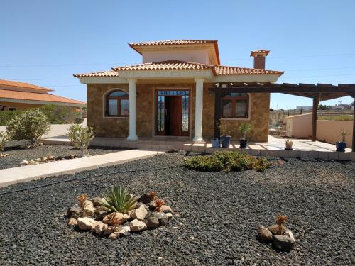 Villa Casa Del Sol 3 Bedroom Villa With Private Solar Covered 12m x 6m Pool Minimum Stay 7 Nights Chromecast And WiFi Throughout The Property