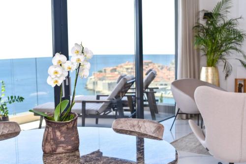 New & Luxury 5* with Breathtaking View- Kiki Lu Apartment