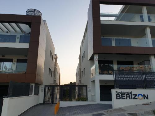 Boutique apartment near the beach, 1 Gbps Wi-Fi, Malaga