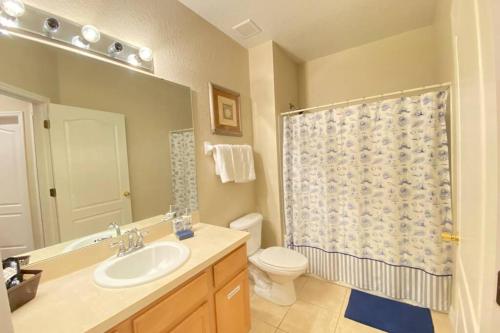 5 B/R 3 Bath with Private Hot Tub. With Pool view.